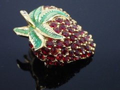 Vintage Strawberry Brooch Red Rhinestone Enamel Leaves Gold Tone Signed Marked