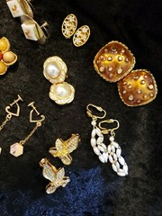VINTAGE GOLDTONE LOT Assorted Clip-On Earrings SET/14 Pairs