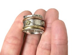 vintage triple tone sterling silver 925 spinner band ring. Size 8