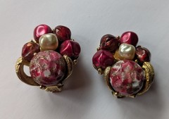 Mode-Art Company Vintage Clip Earrings Gold Tone And Faux Pearl & Signed