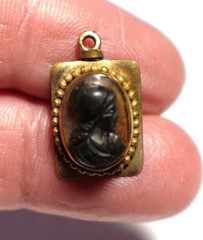 GOLD FILLED CARNELIAN ONYX ETRUSCAN CAMEO CHARM PENDANT 1.5 GRAMS J-595