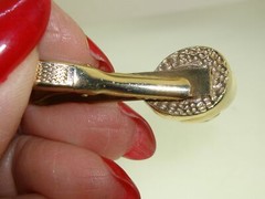 ELEGANT VINTAGE 1960’S GOLD TONE BLACK ENAMEL & FAUX PEARL CUFFLINKS & TIE BAR!
