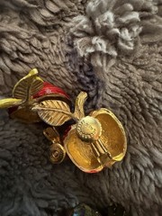 Vintage Apple Earrings Clip On Screw Back Accessocraft N.Y.C. Gold tone 40s/50s