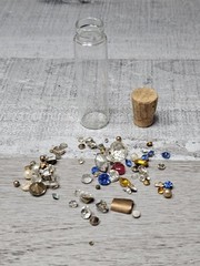 Vtg Estate Costume Jewelry Crystals Glass Rhinestones Lot For Repairs Parts G9.1