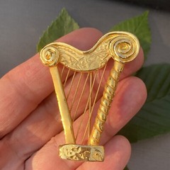 Vintage Brooch Casual Corner Signed Harp Music Lover Gold Plated Estate Jewelry