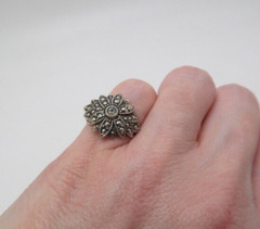 Vintage Silver Tone Marcasite Clear Glass Stone Flower Sunburst Ring Size 5.75