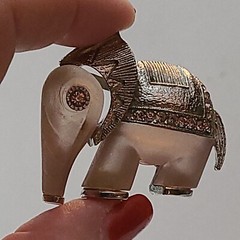 Hattie Carnegie ‘60s Primitives On Parade Elephant Beige Lucite Brooch Unsigned