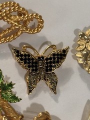 Vintage Signed Brooch Lot ART Richelieu AAI New Pro Gold Tone Pins 8pc