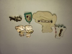 Estate Find VINTAGE Jewelry Lot UNSEARCHED, UNTESTED , THRIFT DONATIONS AS IS