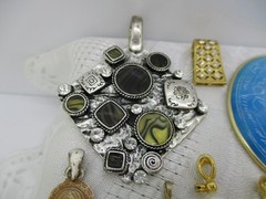 VINTAGE ESTATE JEWELRY LOT 40+ PENDANT CHARMS NO CHAIN CRAFT REPURPOSE OWL CROSS