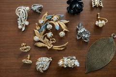 Vtg Craft Jewelry Lot Rhinestone Floral Cameo Etc Collage Art Lot READ