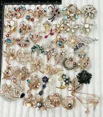 Elegant Floral Brooch Lot 50 Rhinestone Crystal Pearl Gold Tone Vintage Style
