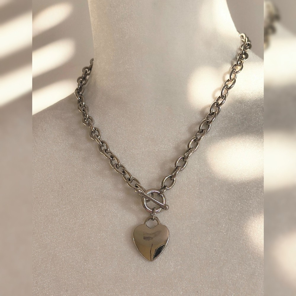 Vintage Chunky Silver Tone Heart Charm Toggle Necklace