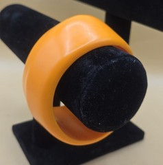 VINTAGE 80’s MOD Chunky Irregular Asymmetrical Orange Plastic Bangle Bracelet