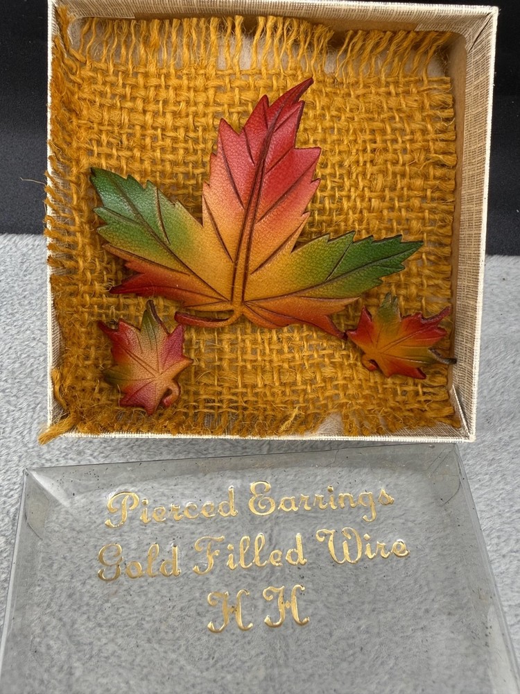 Vintage Canadian Maple Leaf Leather Brooch Pierced Earrings Set Signed By Artist