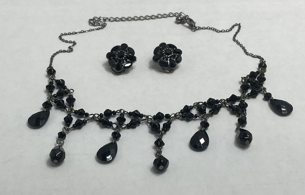 Liz Claiborne Black Cut Glass Clip Earrings & Dangle Drop Black Gunmetal Choker.