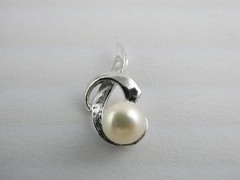 Vintage Sterling Silver Genuine Pearl Textured Setting Pendant 925 1g .75 Inch