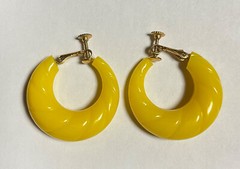 Vintage NAPIER Clip-On Screw Back Yellow Earrings Plastic Twisted Hoop