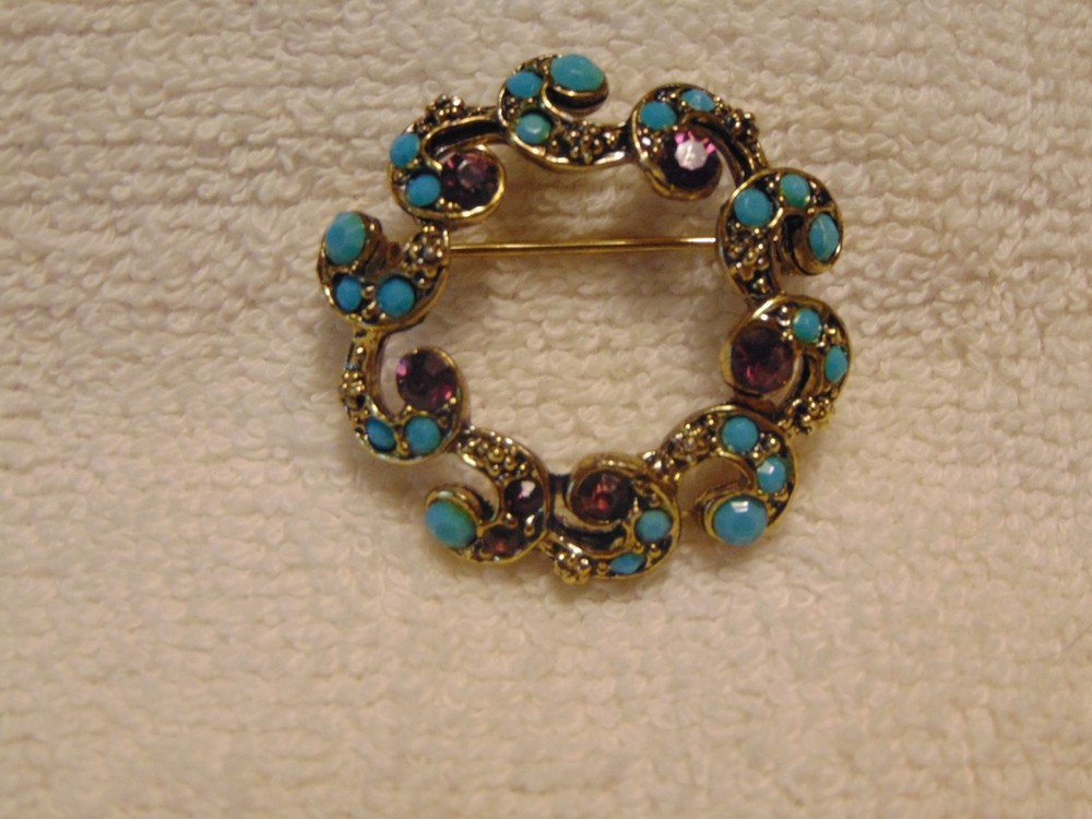 Vintage Signed Hollycraft Blue Glass Purplish Rhinestone Brooch Pin