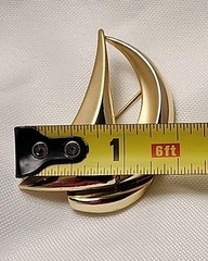 Vintage Broach Goldtone Sailboat Signed Quality Costume Jewelry Nautical EUC