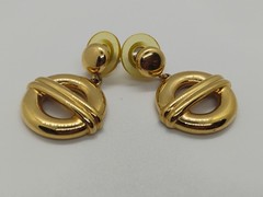 Glamorous Vintage Gold Tone Monet (c) Signed Dangling Earrings