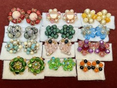 VINTAGE JEWELRY CLUSTER BEADED CLIP-ON EARRINGS LOT OF 12 ASSORTED COLORS