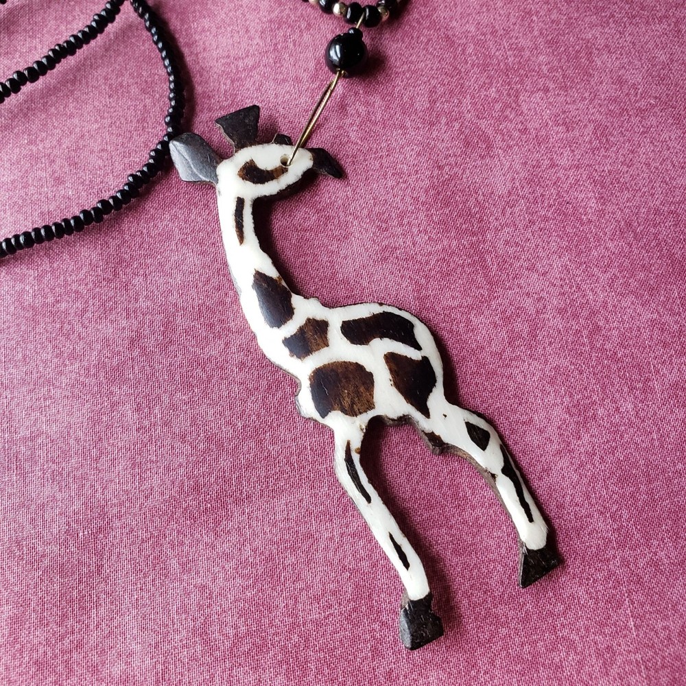 Vintage Ethnic Giraffe Carved Pendant Tribal Boho African 18″ Necklace N3