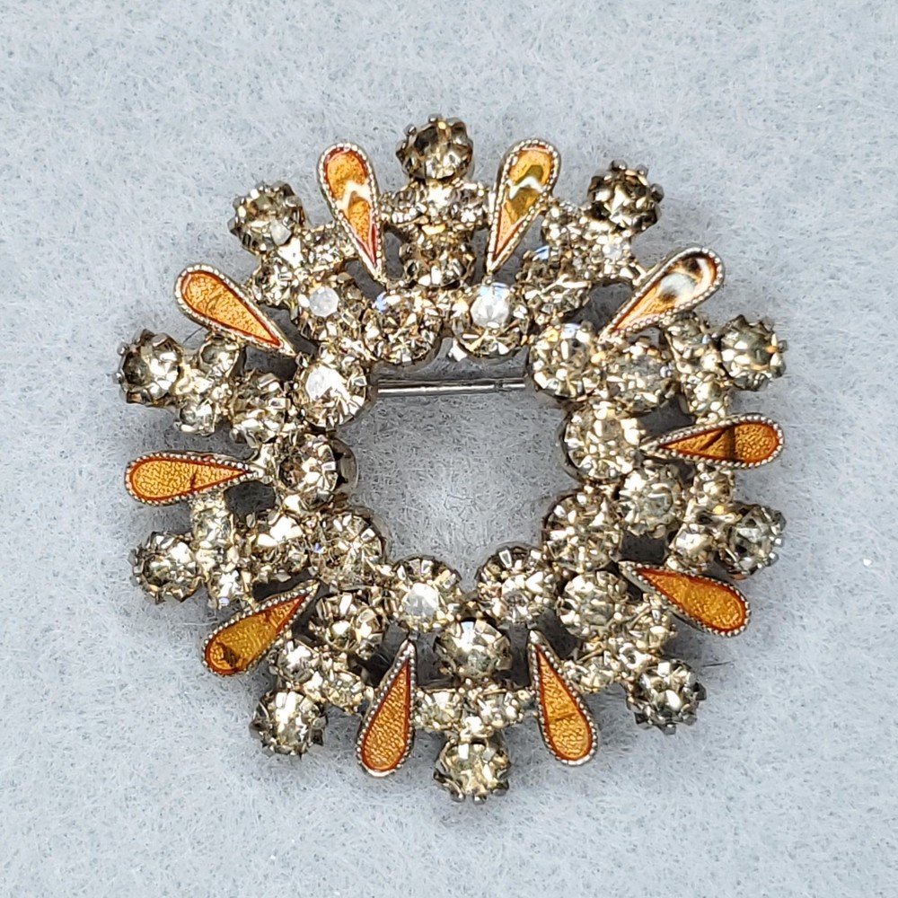 Vintage Rhinestone Brooch Enamel Champagne Sparkles Silver Tone 1.5″