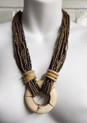 VTG 80’s Multi-Strand Bronze Gunmetal Silver Beaded Horn Ring Pendant Necklace