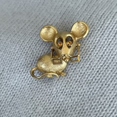 AVON Goldtone Mouse With Eye Glasses And Rhinestone Eyes