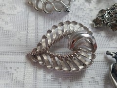 Vintage Brooch Lot Signed Crown Trifari Silver Toned Judy Lee