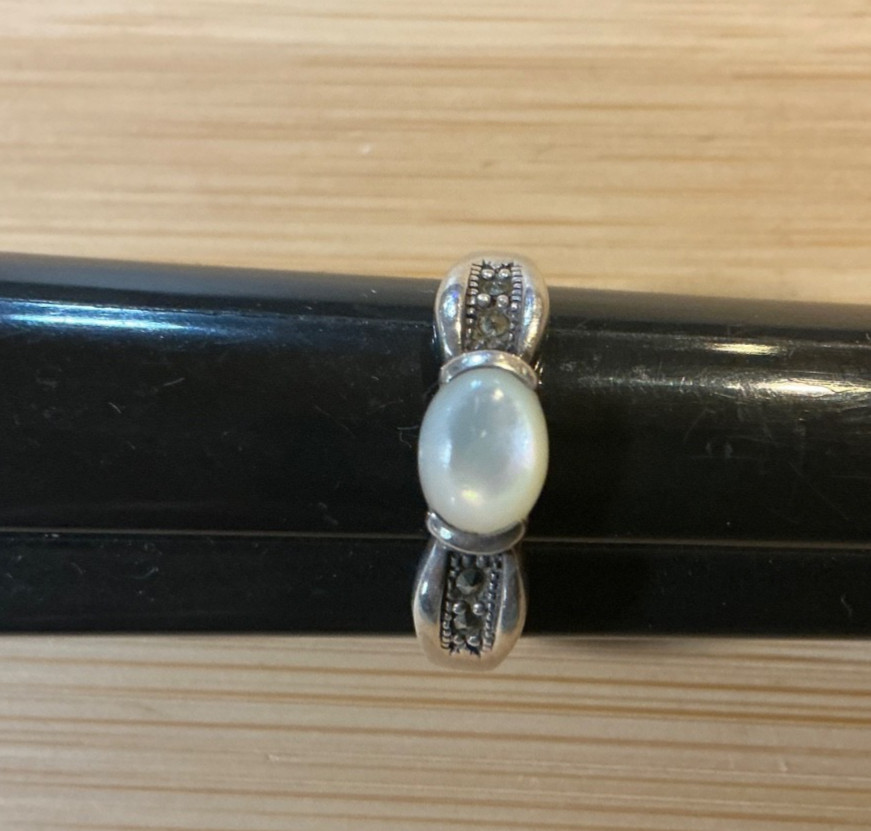 Vintage Mother Of Pearl Marcasite Signed Sterling Silver Ring Sz 9.75