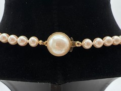 Elegant Vintage Style Faux Pearl Necklace With Gold Clasp