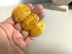 Vintage Art Deco faux egg yolk amber lucite bracelet large link stretch beauty