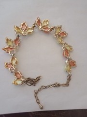 Vintage Collar Style Necklace Gold Tone Pink And Yellow,Green Leaves