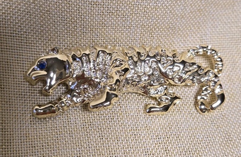 Gerry’s Vintage Jaguar Pin with Blue Stone eye