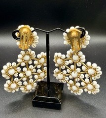 Lisi Lerch Designer Snowflake Gold-Tone & White Faceted Beads Post Earrings VTG