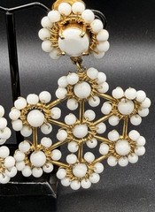 Lisi Lerch Designer Snowflake Gold-Tone & White Faceted Beads Post Earrings VTG