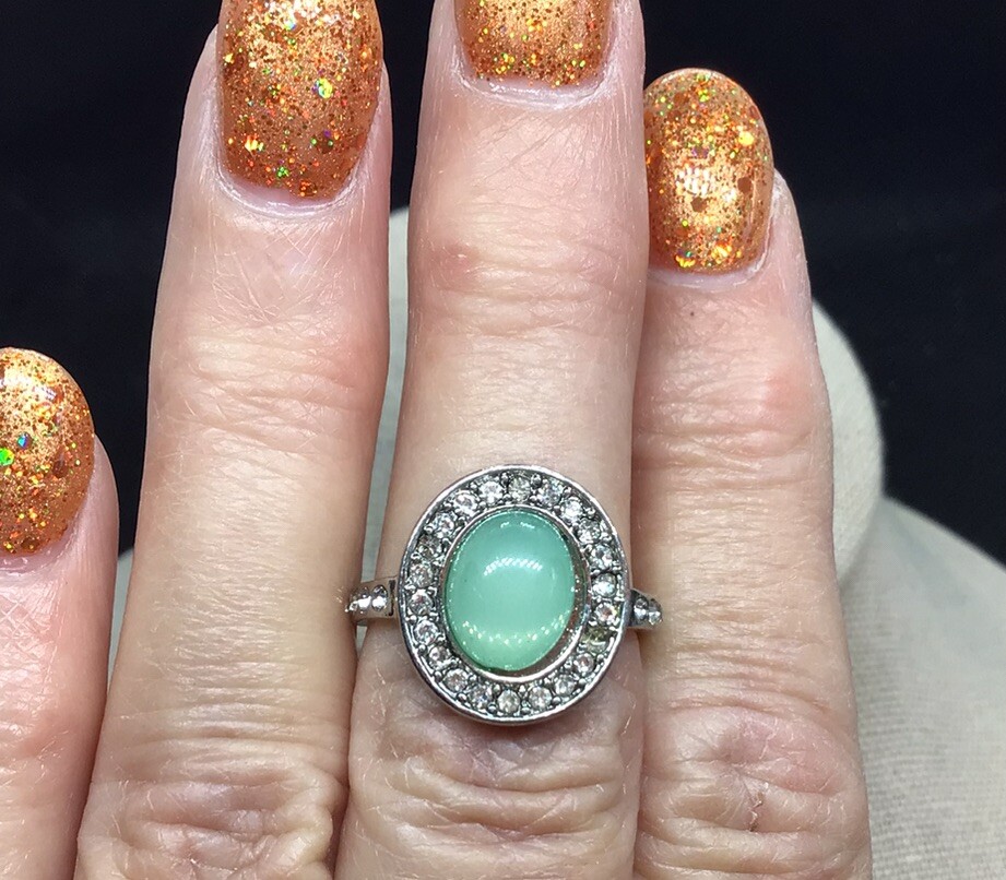 Vintage Costume Green Plastic Stone & Clear Rhinestone Ring Sz 7.25 E606