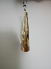 Vintage Large Pyramid Style Teardrop Lucite Oyster & Sea Shells Pendant Necklace