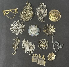 Lot/13 Vintage 50s 60s 70s 80s Some Rhinestone Mixed Material Brooch Pin VIDEO