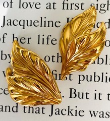 Earrings Leaf Large Gold Tone Clip On Vintage