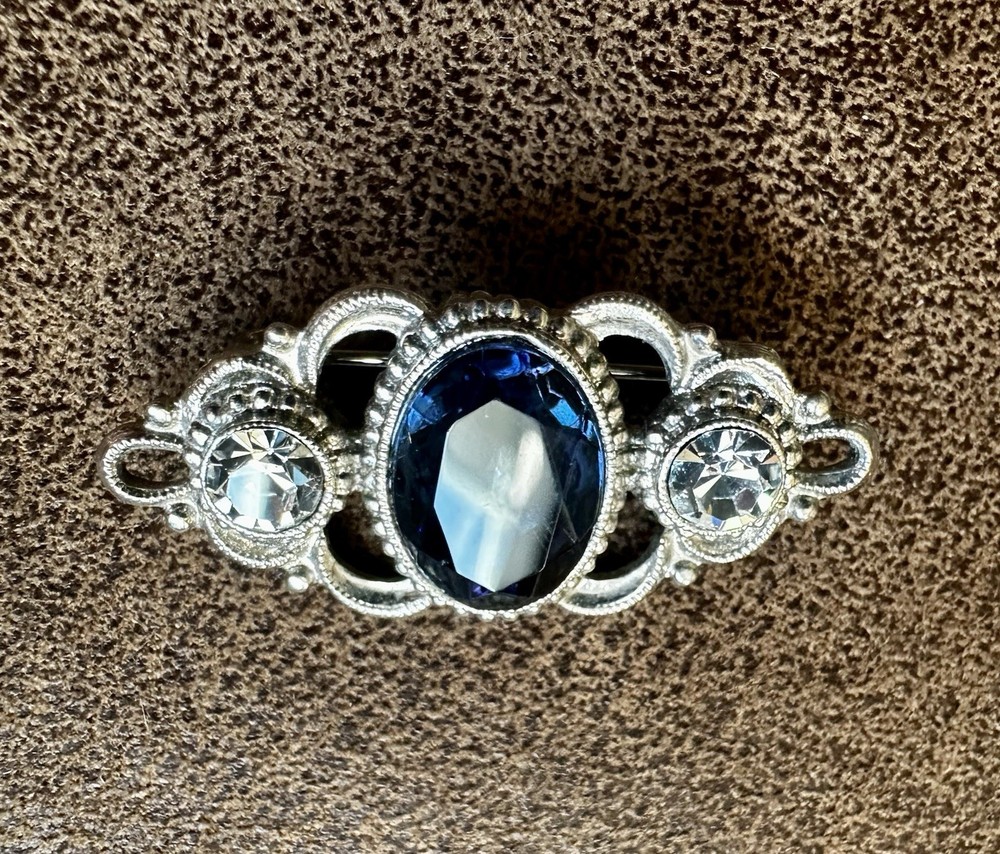Elegant Vintage Victorian Style Bar Brooch Pin Silver Tone Blue Sapphire 1.5″