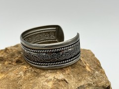 Lia Sophia Floral Embossed Silver Tone Cuff Bangle Bracelet Unmarked