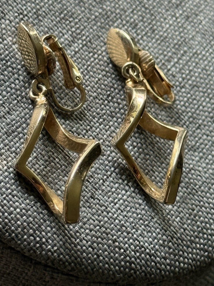 Vtg Pierced Earrings Goldtone Abstract Dangle Drop Asymmetrical Statement Career