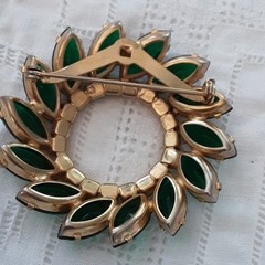 VINTAGE Green Navette and AB Clear Stones Gold Tone Round Brooch 2.25″