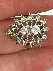 Vintage 18KT H.G.E. A 4mm Clear Gemstone Cluster Ring Size 7