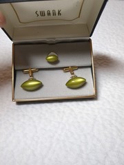 Vintage Swank Cat’s Eye Cufflinks Tie Tack Set Gold Tone Green Mid Century