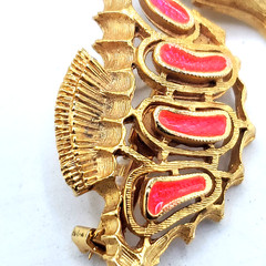 Vintage Seahorse Brooch Pin Jewelry Coral Enamel Eye Gold Tone Sea Life Ocean