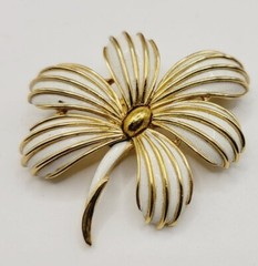 Vintage Crown Trifari Brooch Gold Tone Enamel Flower 2.25 in